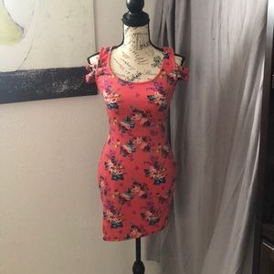 Gorgeous floral dress size small from tree barn